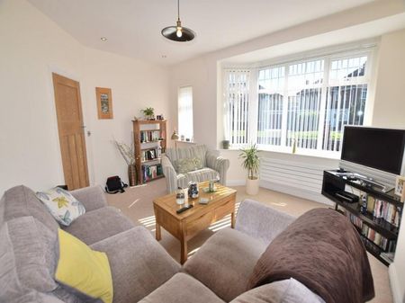 3 Bedroom Semi Detached Available Arranging tenancy - Photo 2