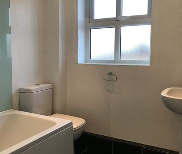 Nash Green, Staplegrove, Taunton, TA2 - Photo 2