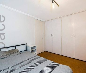 Furnished 1 bedroom unit in Claremont central - Photo 1