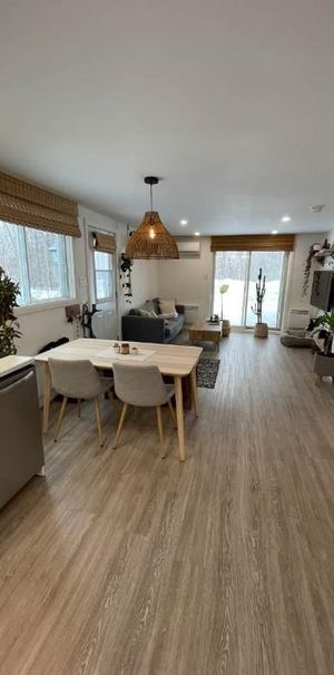 Logement à Louer à Sutton - Photo 1