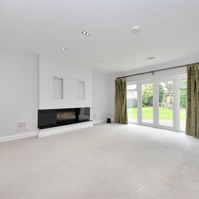 5 bedroom detached house to rent - Photo 1