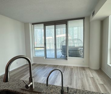 For Lease - 230 Queens Quay Unit# 1515, Toronto, Ontario - Photo 2