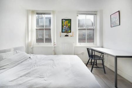 2 bedroom flat in London - Photo 5