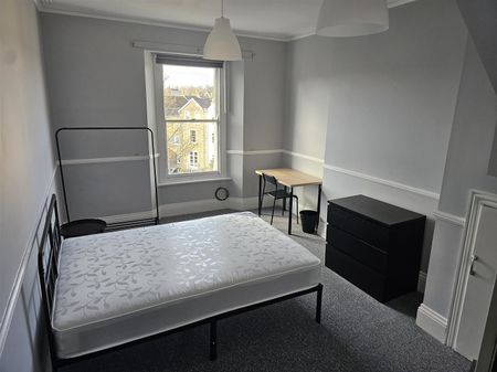 Hanbury Road, Clifton - Photo 2