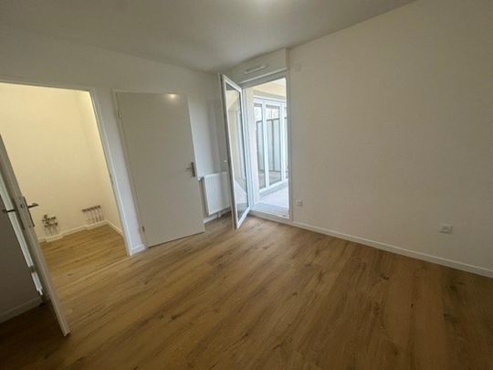 location Appartement T2 DE 43.41m² À PLAISIR - Photo 1