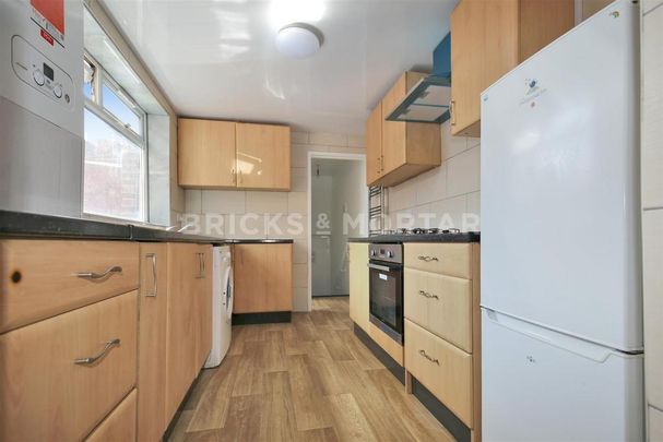 3 bedroom flat to rent - Photo 1