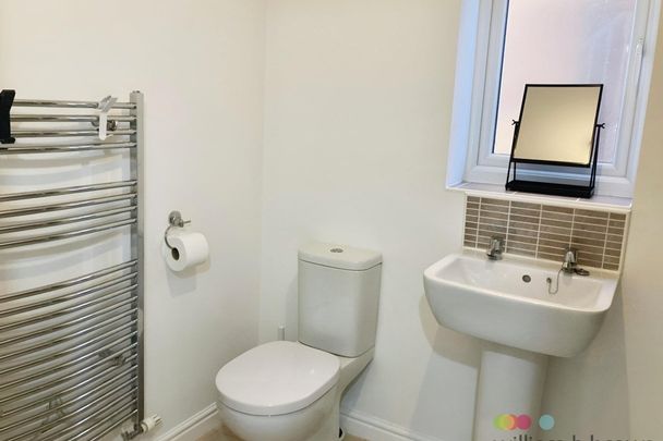 Furnace Close, North Hykeham, LINCOLN - Photo 1