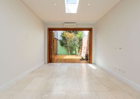 Charming Two Bedroom Home - Photo 3