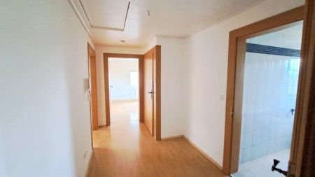 Renovierte Dachgeschosswohnung ohne Balkon - Foto 5