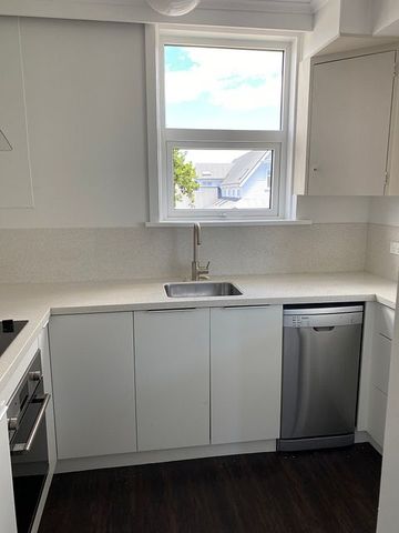 A beautiful, large, light apartment - Photo 4