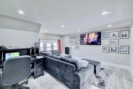 118 Fairholt Road S #3rd Flr - Photo 3