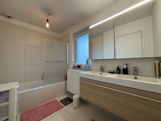 Rijwoning met garage te huur te Rumbeke - Photo 1