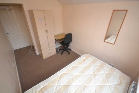 4 Bed - Pitcroft Avenue, University Area - Photo 2