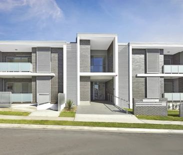 Modern Split Level Two Bedroom Apartment - Photo 6