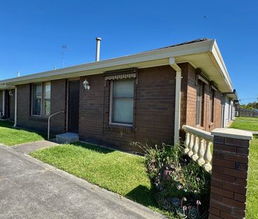 Two Bedroom Unit Close to Town - Photo 6