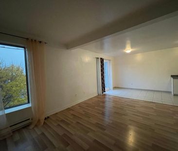 1 1/2 libre maintenant à Sainte-Catherine (Rive-Sud de Mtl) - Photo 2