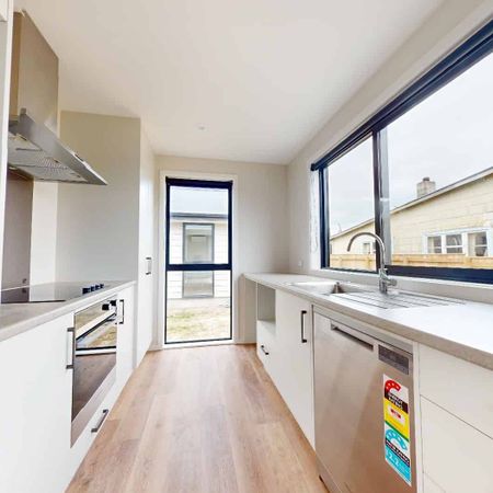 Sanson - 3 Bedrooms - Photo 4