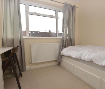 2 bedroom end of terrace house to rent - Photo 5