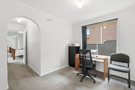 Immaculate 3 Bedroom Home with Rumpus - Photo 4