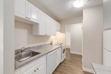 - 3 Bedroom at Wyldewood Estates - Photo 5