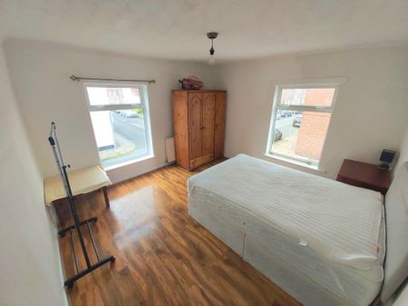 2 bedroom terraced house to rent - Photo 3