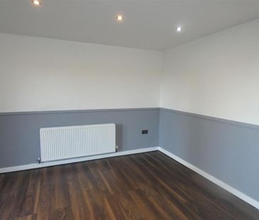 3 bedroom detached house to rent - Photo 3