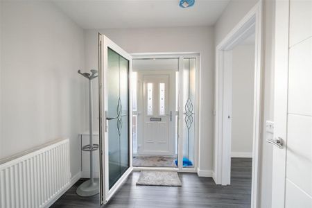 3 bedroom end of terrace house to rent - Photo 3