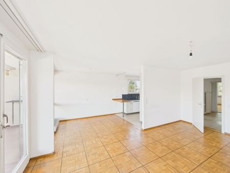 Coup de cSur : Appartement de 3,5 pièces dans quartier calme avec piscine chauffée, proche de toutes commodités. - Photo 2