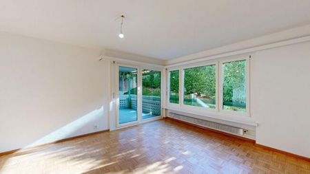 Appartement près du centre du village de Therwil avec balcon d’angle - Photo 2