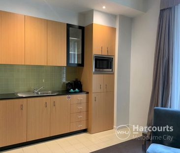 Spacious Studio on Charming Collins Street! - Photo 5