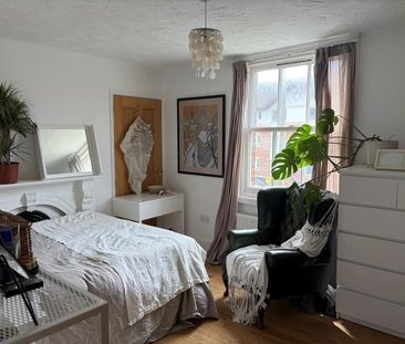3 bedroom end of terrace house to rent - Photo 3