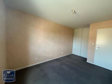 Location Appartement 3 pièces 65m² POUZAUGES 85700 - Photo 3