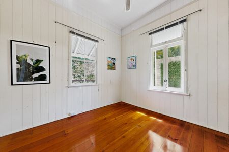 Charming Character Home In The Heart Of Paddington! - Photo 5