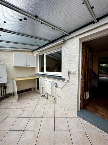 2 bedroom terraced house to rent - Photo 4
