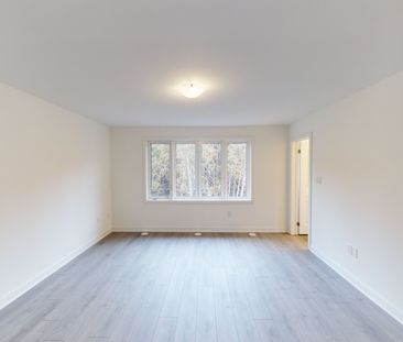 For Lease - 126 Blue Forest Crescent, Barrie, Ontario - Photo 2