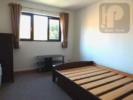 Fleming Walk Pasteur Close, Colindale, NW9 - Photo 2