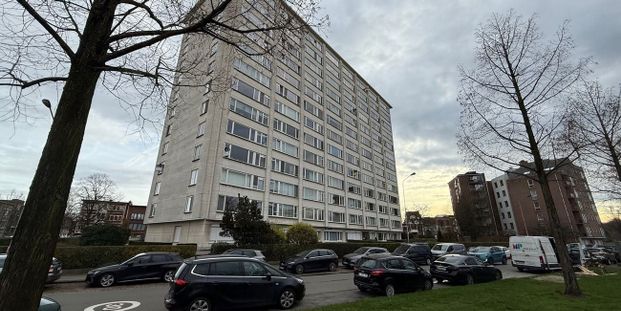 Appartement te huur in Berchem voor € 795 met 1 slaapkamer - Photo 1