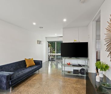 Fully Furnished - 1-3 Months Leases Available... - Photo 3