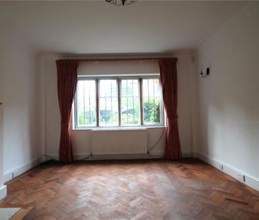 4 bedroom semi-detached house to rent - Photo 4