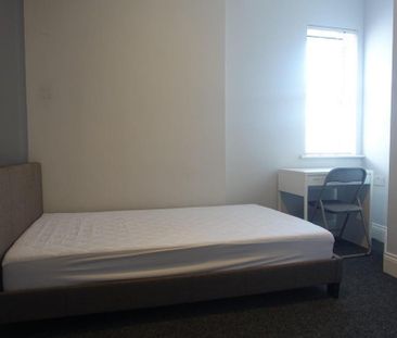 4 bedroom private hall to rent - Photo 5