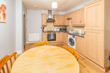 2 bedroom flat to rent - Photo 5