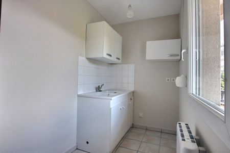 Location Appartement 2 pièces 40m² CLERMONT FERRAND 63000 - Photo 2