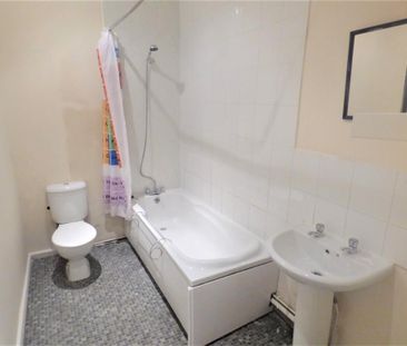 2 bedroom ground floor flat to rent - Photo 6