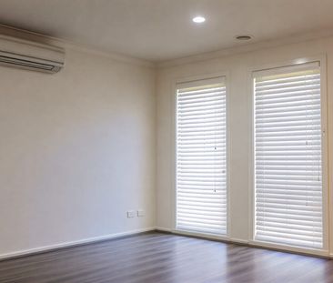 14 St Mellion Close, Sunbury, VIC 3429 - Photo 3