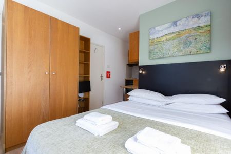 1 bedroom flat to rent - Photo 2