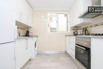 valencia, Valencian Community 46011