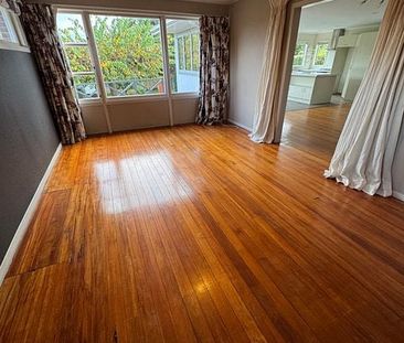 Charming 3BR Mosgiel Haven with large backyard - Photo 2