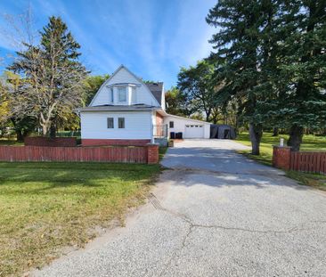 For Lease - 5427 Yonge Street, Innisfil, Ontario - Photo 1