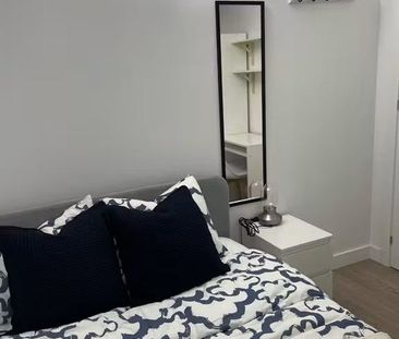 Carrer d'Almoines, Valencia, Valencian Community 46018 - Foto 6