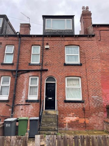 2 Bed Terraced House, Conway Mount, LS8 - Photo 5